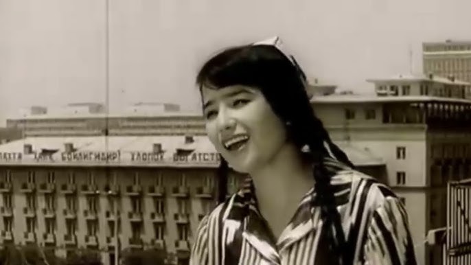 Jinsiy aloqa mami sina oshxona Rus kotibi jinsiy aloqa uchun yigit bilan hayajonlanadi