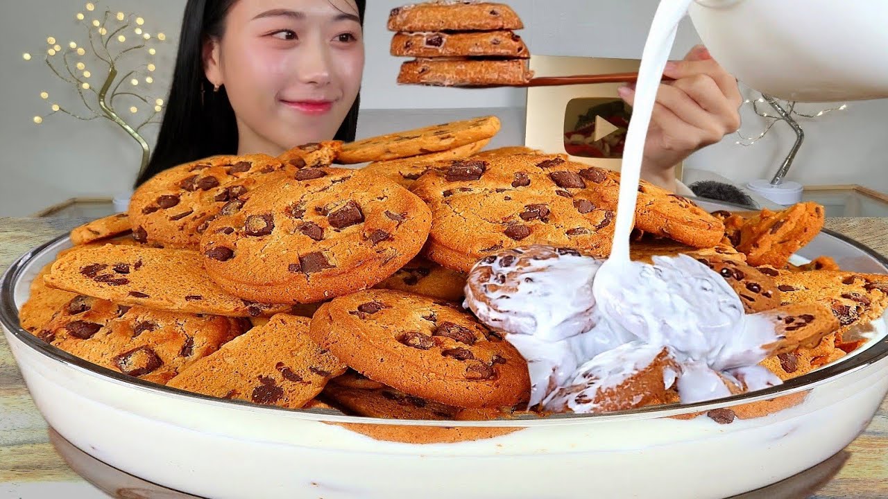 ASMR 🍪🥛우유에 말아먹으면 제일 맛있는 초코쿠키 초코칩쿠키 칙촉 디저트 리얼먹방 :) Milk chocolate chip cookies MUKBANG