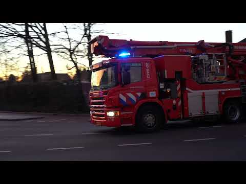 Aankomst brandweer bij schoorsteenbrand 17 03 2022