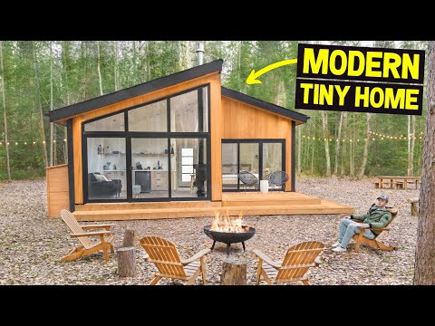 वीडियो: एक अपेक्षाकृत छोटे घर में स्कैंडिनेवियाई डिजाइन का गर्म प्रदर्शन