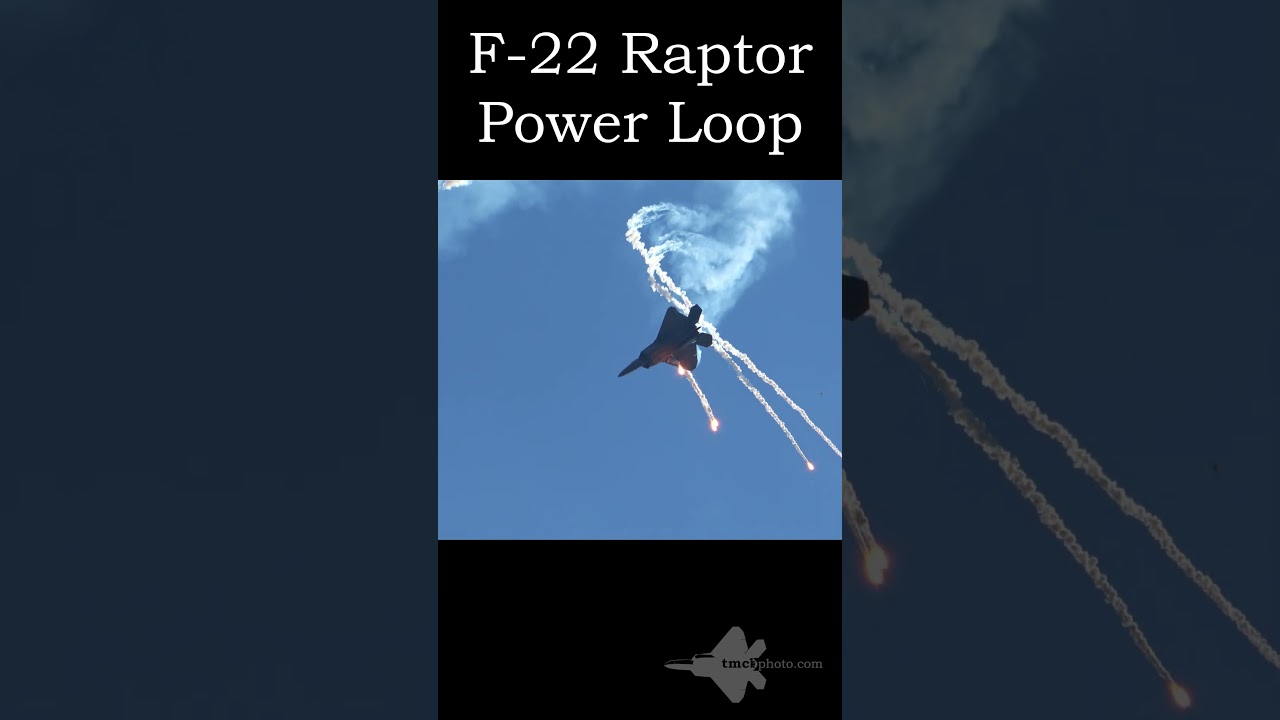 F-22 Raptor Demo Power Loop with Flares @ 2024 Canadian International Airshow. 
