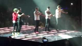 One Direction doing the Macarena TMH TOUR MANCHESTER 16/3
