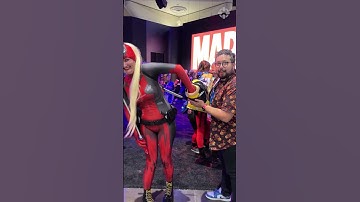 Deadpools stick their hands in the Wolverine popcorn bucket #sdcc #deadpool #wolverine #ign #cosplay