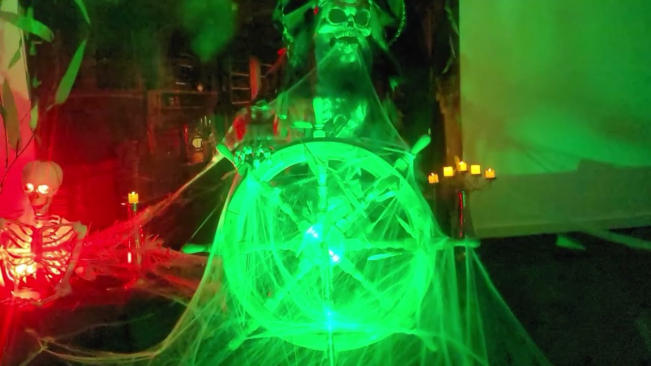 «Корабль-призрак»: лабиринт дома с привидениями от лица Хэллоуина, Риджкрест, Калифорния