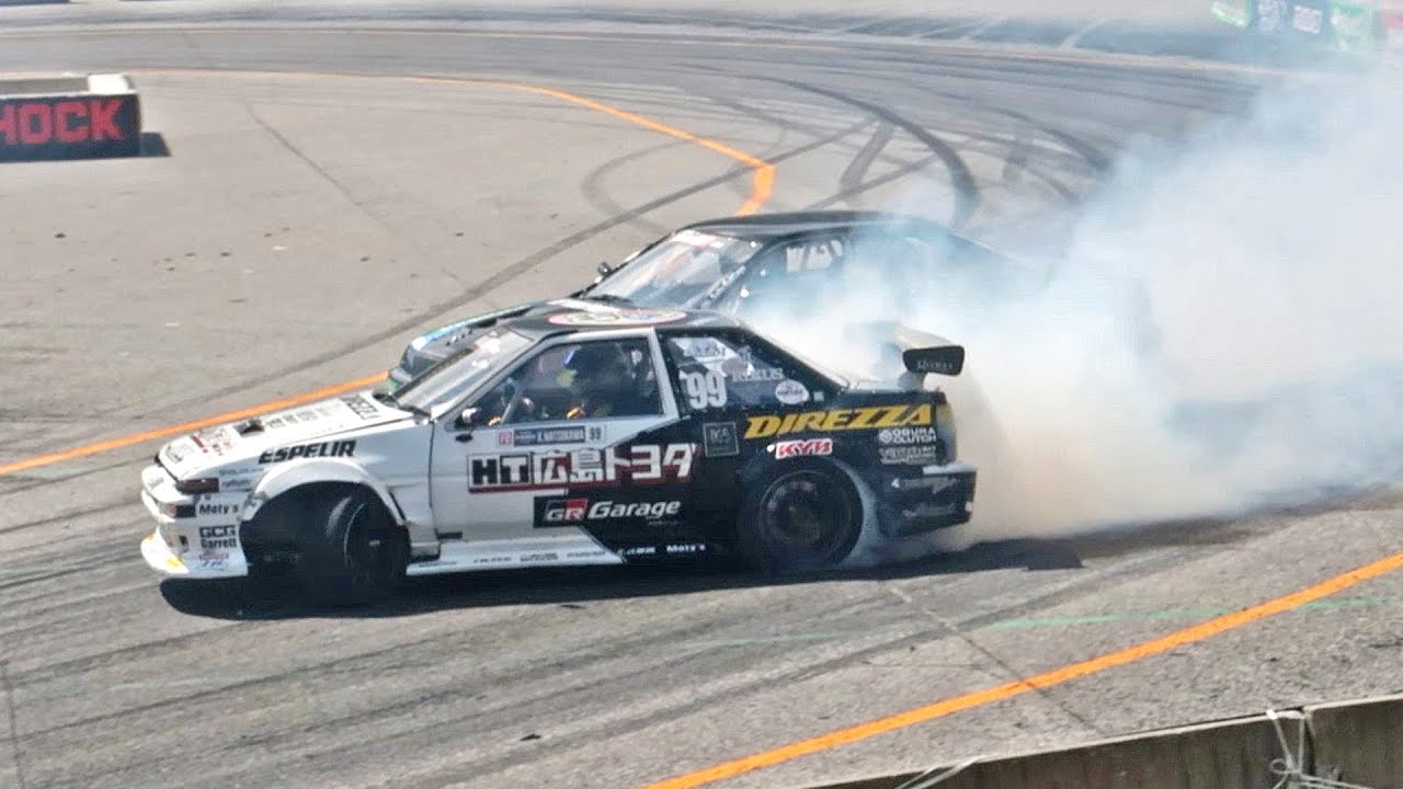 INSANE DRIFT BATTLES! YouTube