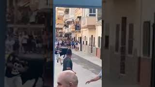 the bull rushes at people. Moncofa, Spain, August 18 #respect #street #shorts