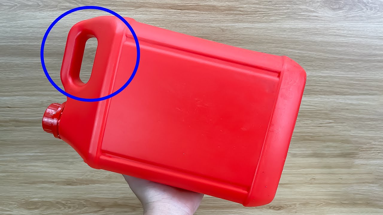 Не выбрасывайте пластиковые банки!!! Собирайте их и превращайте в полезные предметы.