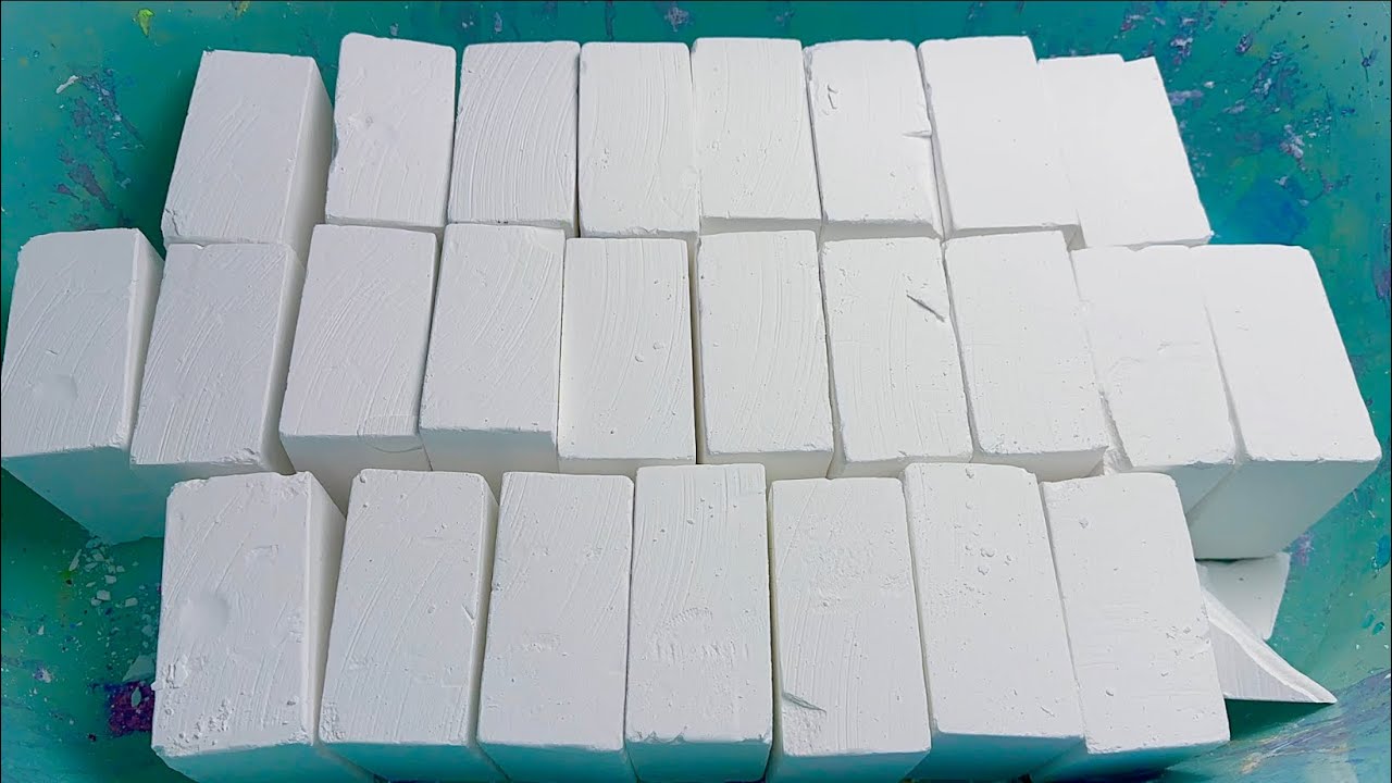 Crispy-textured gym chalk ~ Pure white chalk ~ Relieves stress and fatigue ~ ASMR