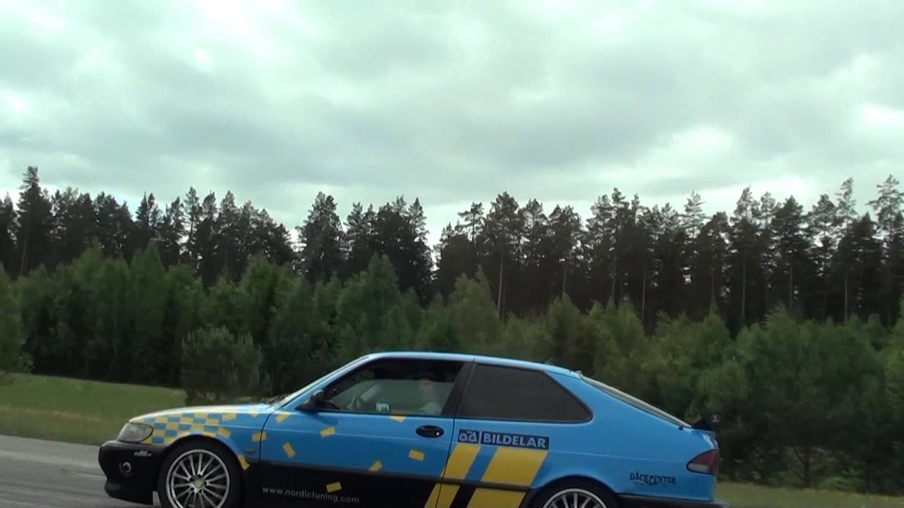 Ferrari 458 italia vs Saab 9-3 Aero