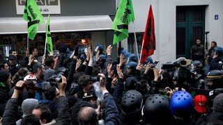 France: rail unions disrupt travel with mass strikes for second day