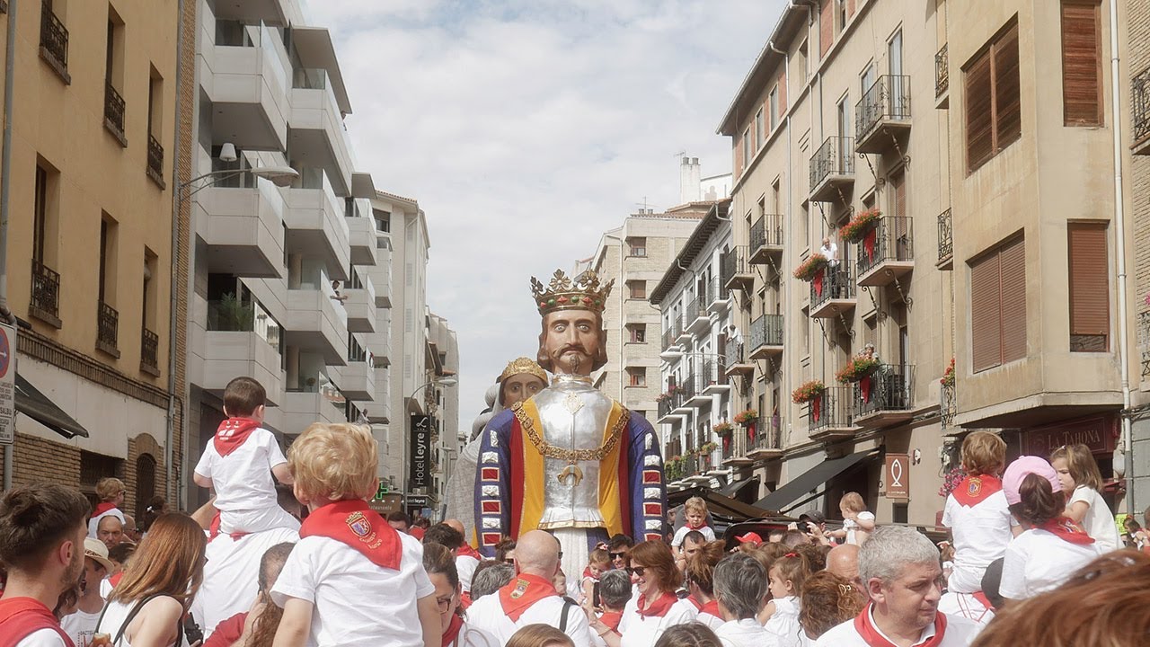 Comparsa de Gigantes y Cabezudos de PAMPLONA. San Fermín. 9 de julio de 2024