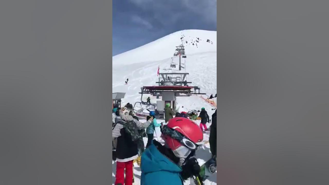 Грузия гудаури подъемник трагедия. Гудаури авария на подъемнике. Подъемник сошел с ума. Трагедия на канатной дороге в грузии. Гудаури 16 марта 2018.