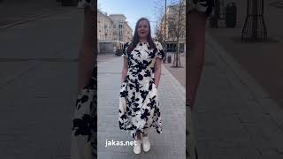 Vasaros elegancija su gėlių raštu | Jakas.net