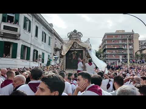 Reggio Calabria, la Madonna della Consolazione scende dall'Eremo in processione sotto la pioggia