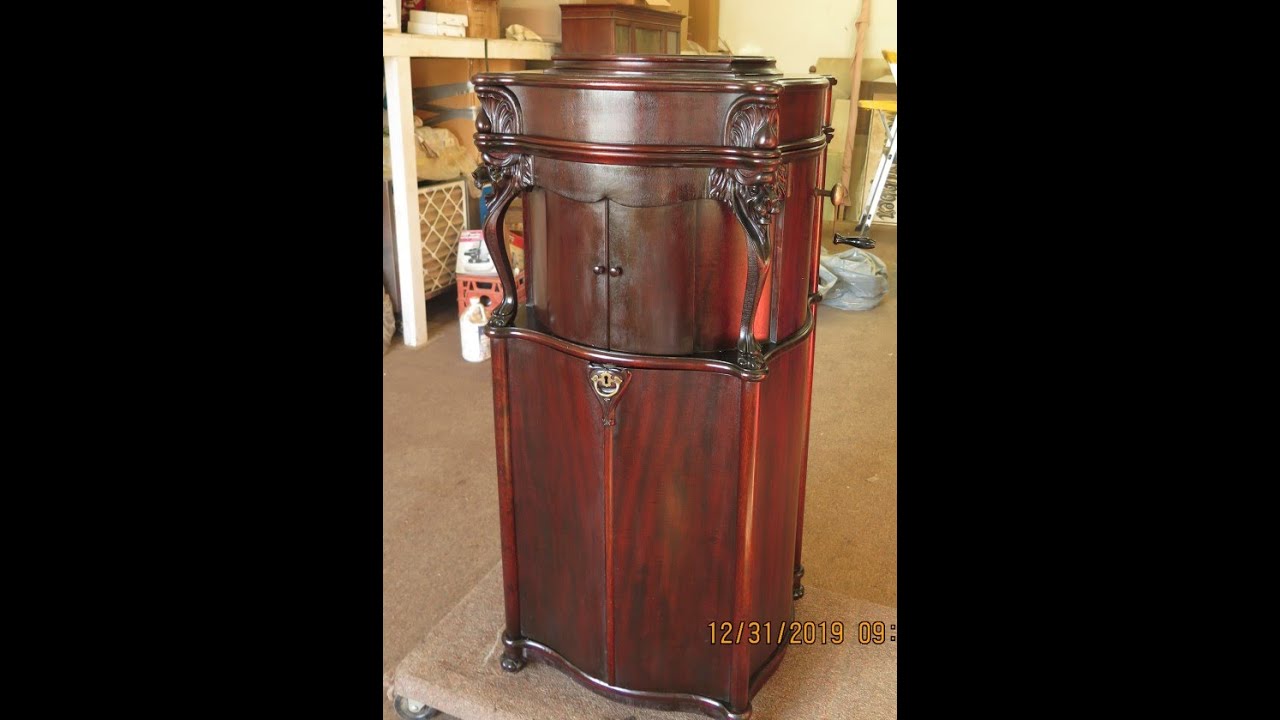 Columbia Graphanola Deluxe with Regina Music Box Antique