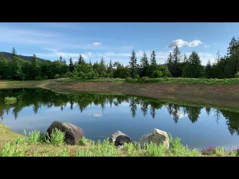 Beautiful scenery with bagpipe sound. Surprise at the end.
