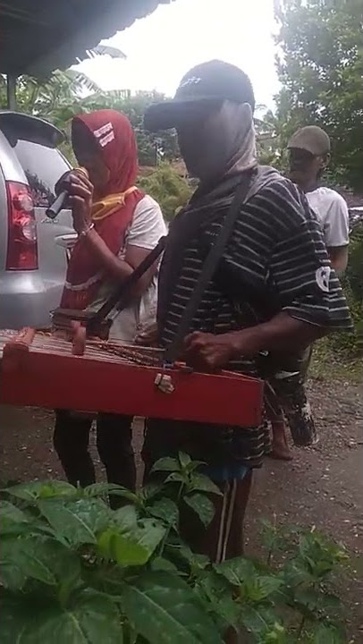 GAIRAH PENJAJA MUSIK CALUNG DARI RUMAH KE RUMAH