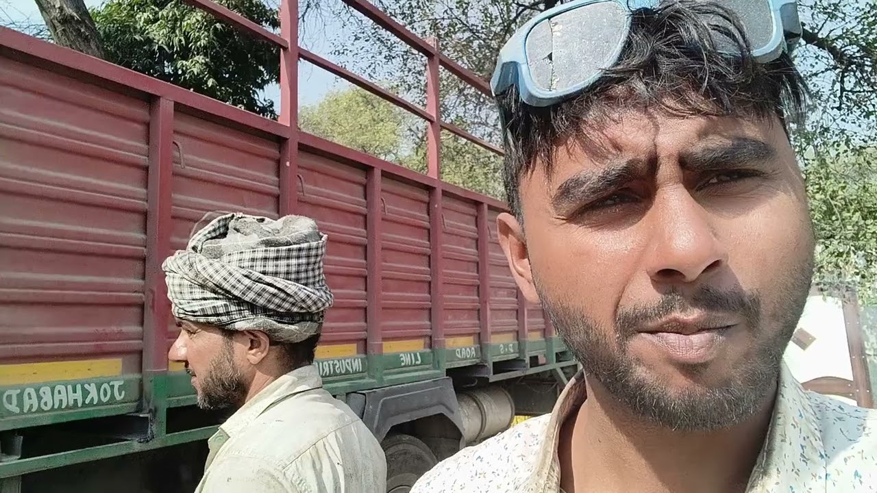 Unique hardwork in sikandrabad by Hanif Bodymaker grinding and cutting iron plate engle