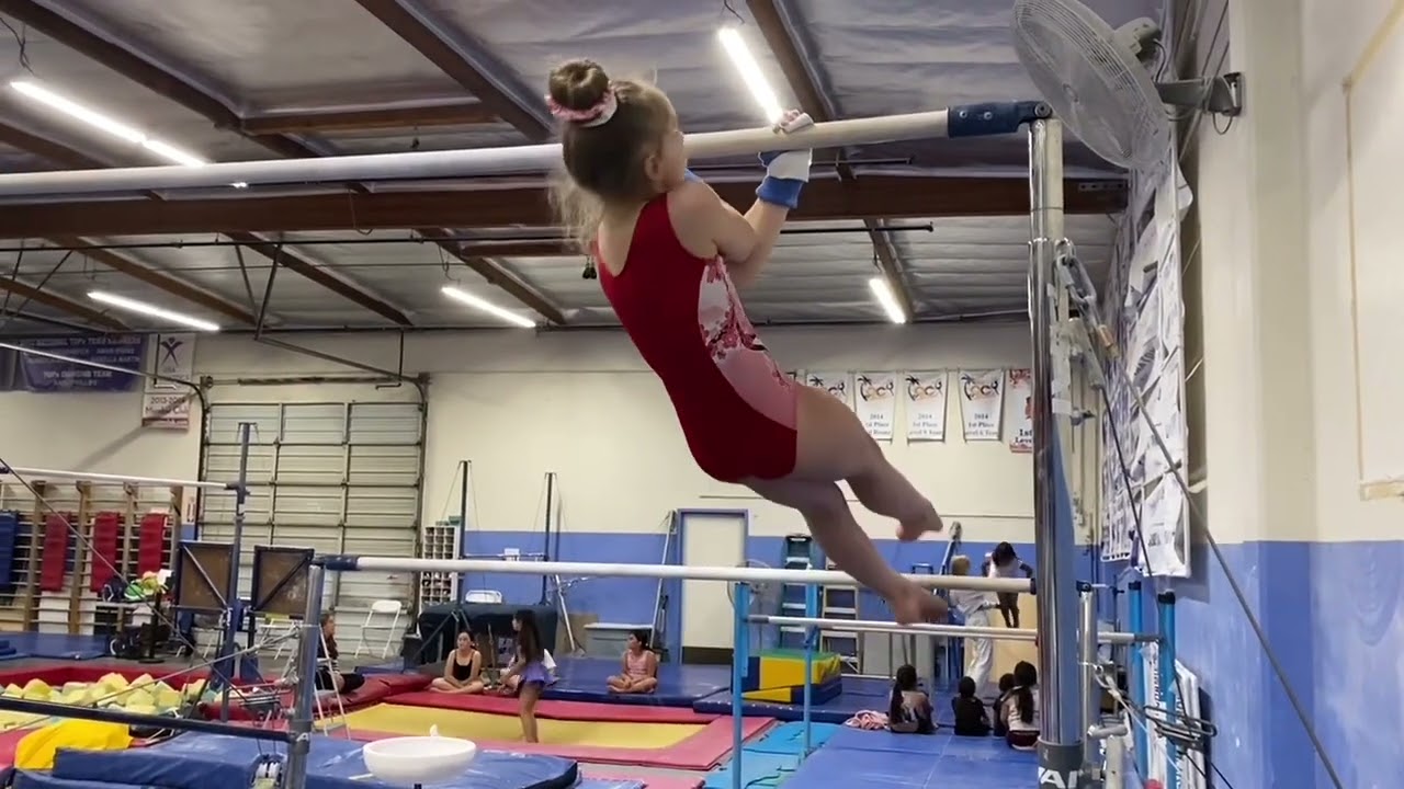 Ellie mixed grip pull ups with a twist