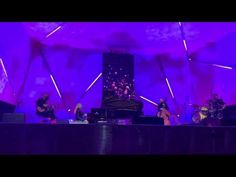 Eliane Elias Performing
