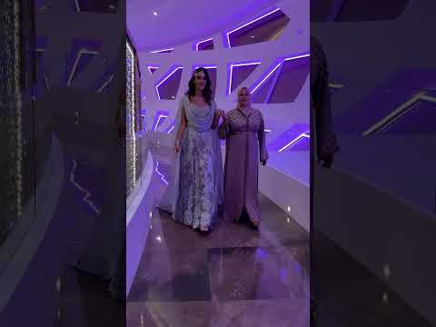 مشاهير يتأثرونا باللباس الشاوي الجزائري في مهرجان عنابة 