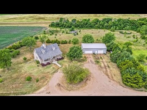 9201 N Hedgeapple Cir, Valley Center, KS home video tour