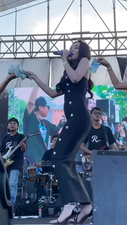 Difarina indra goyang kluget kluget #difarina #difarinaindra