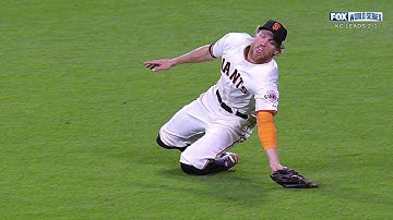 WS2014 Gm4: Pence takes away a hit with sliding catch