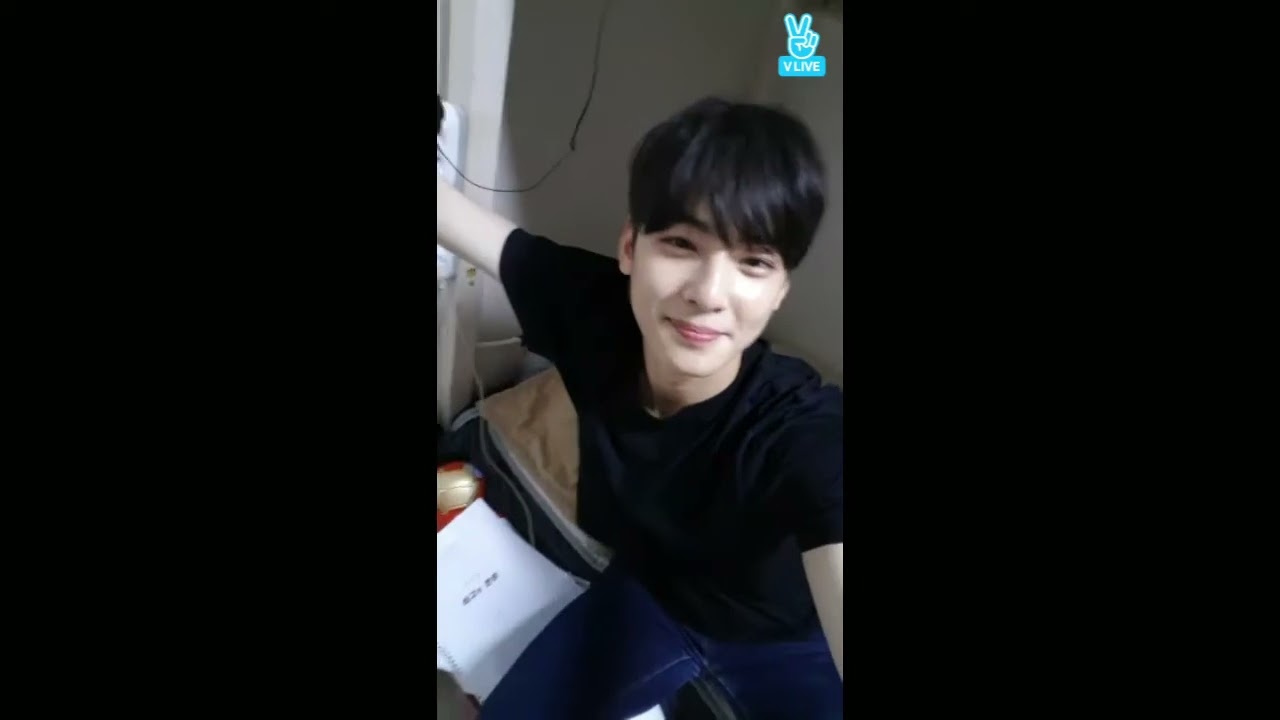 ASTRO Cha Eun Woo (차은우) VLive | 170629 | Eunwoo's Night