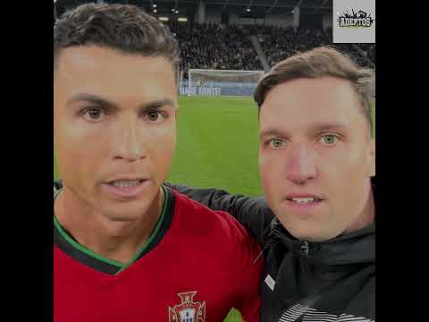Adepto invade relvado para tirar selfie com Ronaldo e acaba com um beijo #shorts
