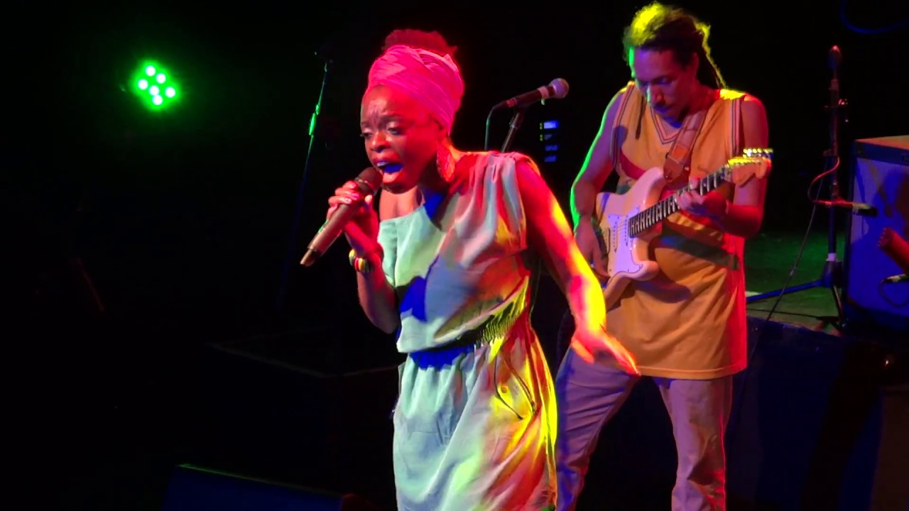 30/11/2016 - MORODO -  ASTRID JONES NDJOLI en@Groove Buenos Aires