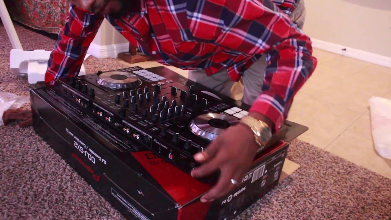 PROFESSIONAL DJs VLOG #1: Unboxing New DJ Equipment