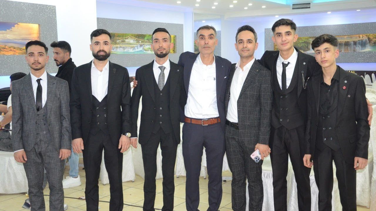 فيديو القمر يقدم لكم الفنان حسن كول ساس افراح بني حسي اهلي كرسنلي العريس عمر ابن حسين عمر جزء1