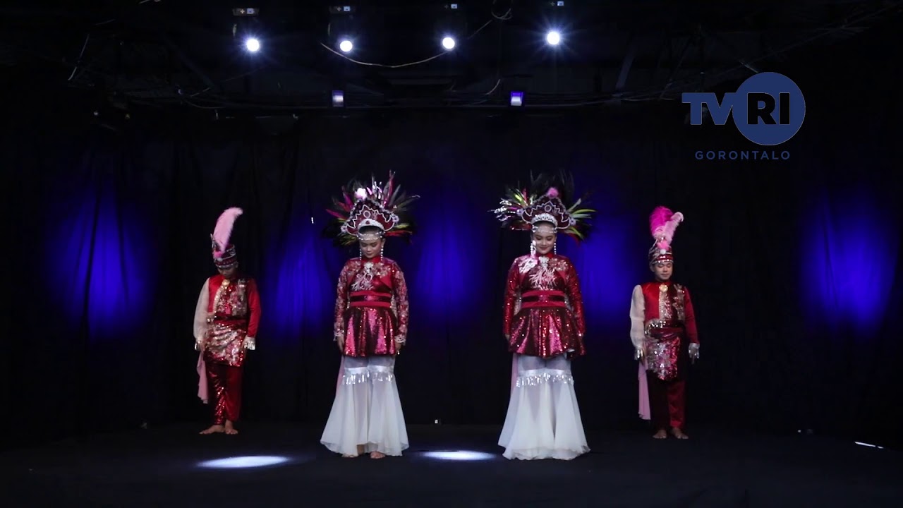 Tari Medley Nusantara by Pajongge Dancer Gorontalo