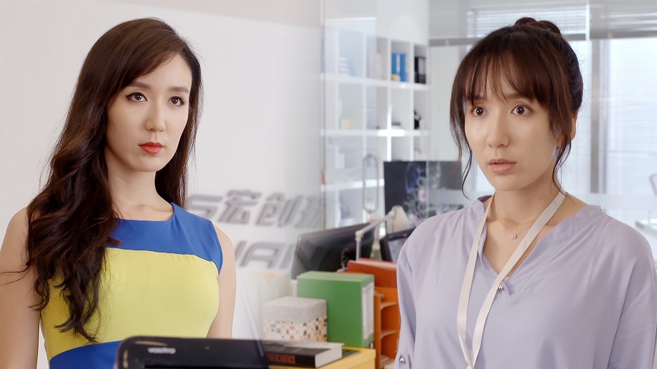 【最新電影】妻子回到離開半年的家，發現丈夫藏著一個小三，還和自己長得一模一樣！