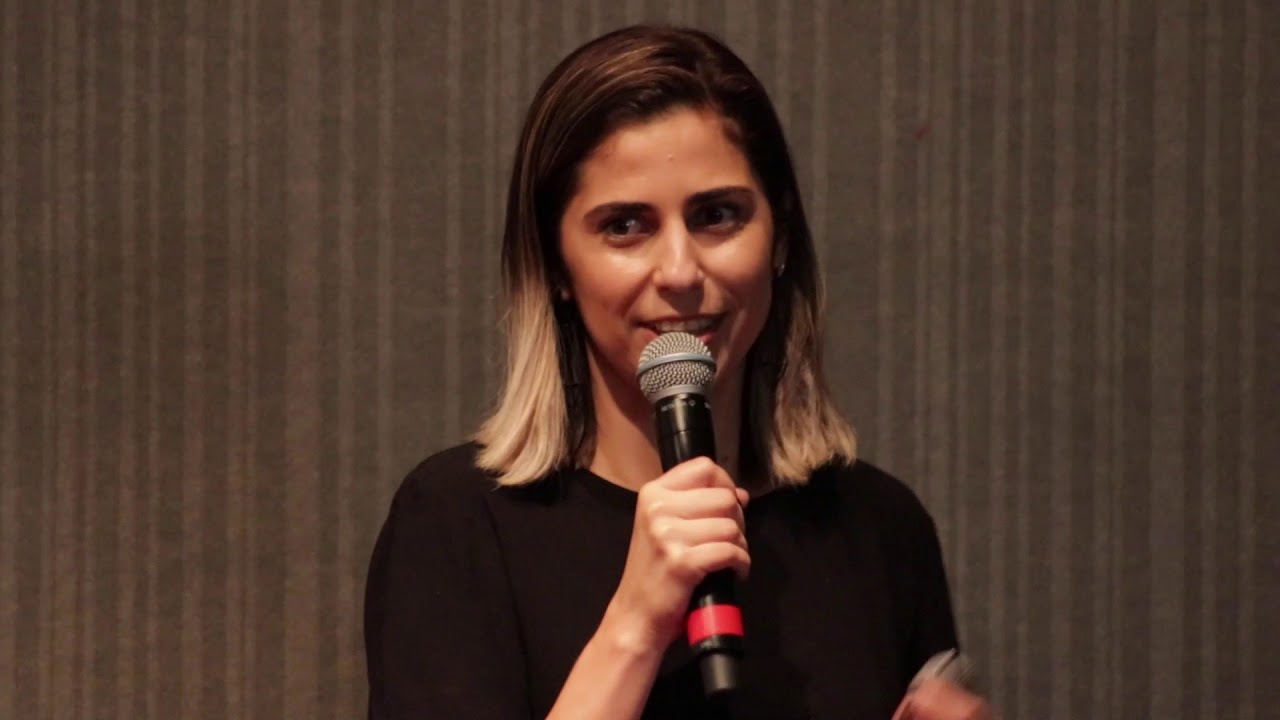 Minha casa é minha trajetória | Carolina Soares | TEDxESPM