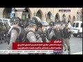 جنود الاحتلال يعتدون بالضرب على متظاهرين فلسطينيين