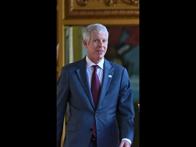 US Sec. of Energy Wright Tours Venezuelan Oil Fields