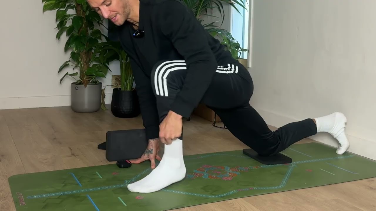 Yoga For Splits: 15 minute all levels 