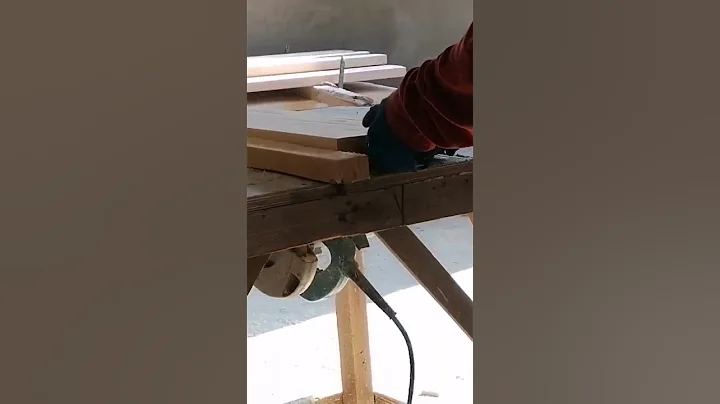 circular saw tips to make straight cut timber.