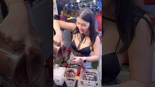 Thai Pretty Lady Serve Chocolate Sticky Milk -Thai Street Food