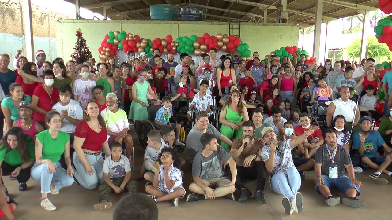 APAE MATÃO ENCERRA O ANO COM UMA GRANDE FESTA DE CONFRATERNIZAÇÃO COM PAPAI NOEL E MUITOS PRESENTES
