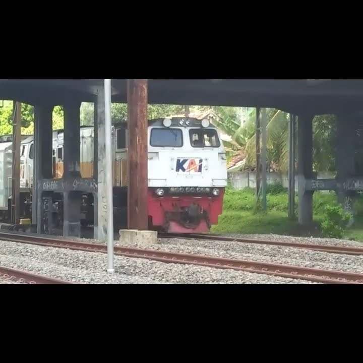 Kereta Api Special Ramdhan#shorts #keretaapimainan #mencarimainan # ...
