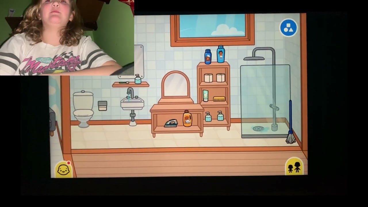 Toca Boca video(first time using face cam)