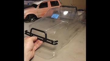 Building the Proline SR5 Hilux McFly truck on an SCX10 Chassis