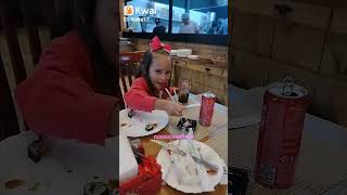 Minha Filha Minha Enteada Comendo Sushi