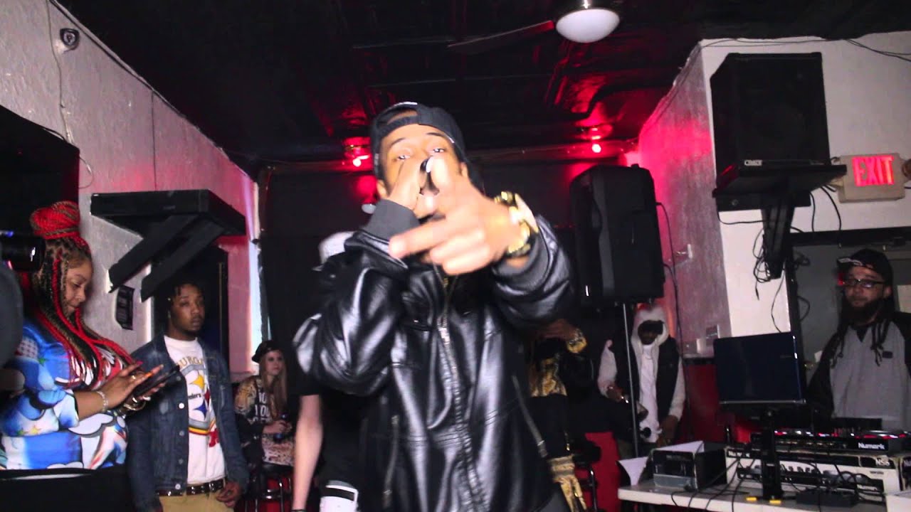 Yaboimiket-performing live (cay's Bday Bash)