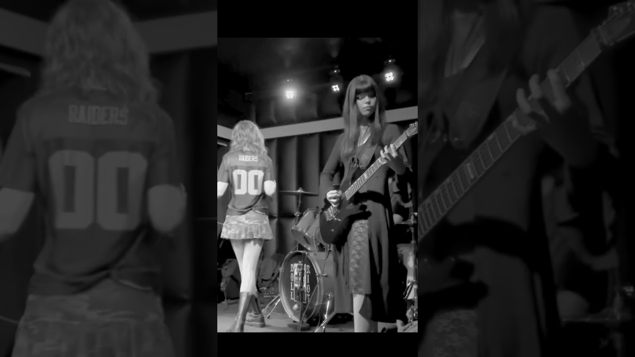 Doll Riot – Momentary (Live at Soda Bar, San Diego)