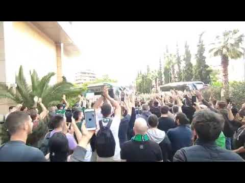 Συνθήματα έξω από το ξενοδοχείο της αποστολής του Παναθηναϊκού  | bwinΣΠΟΡ FM 94,6