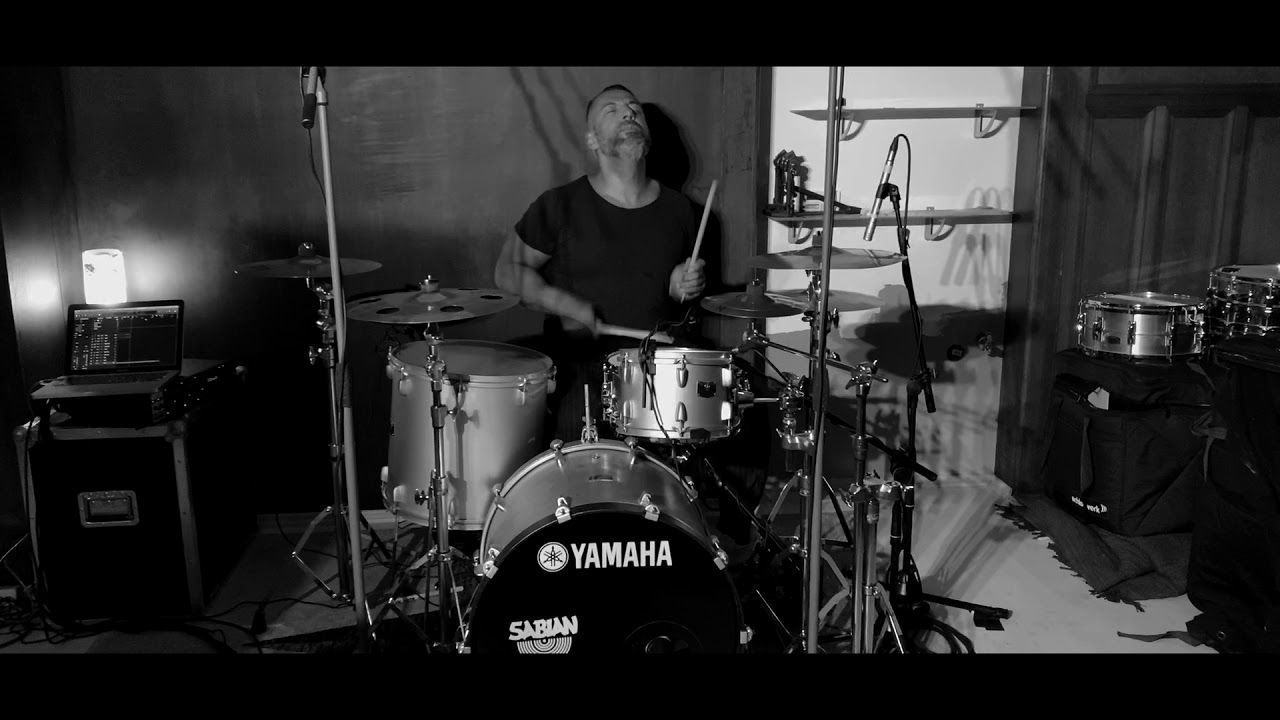 Drummer Maurice London playing live on 'Supersonic' by Menoosha featuring Tupaï